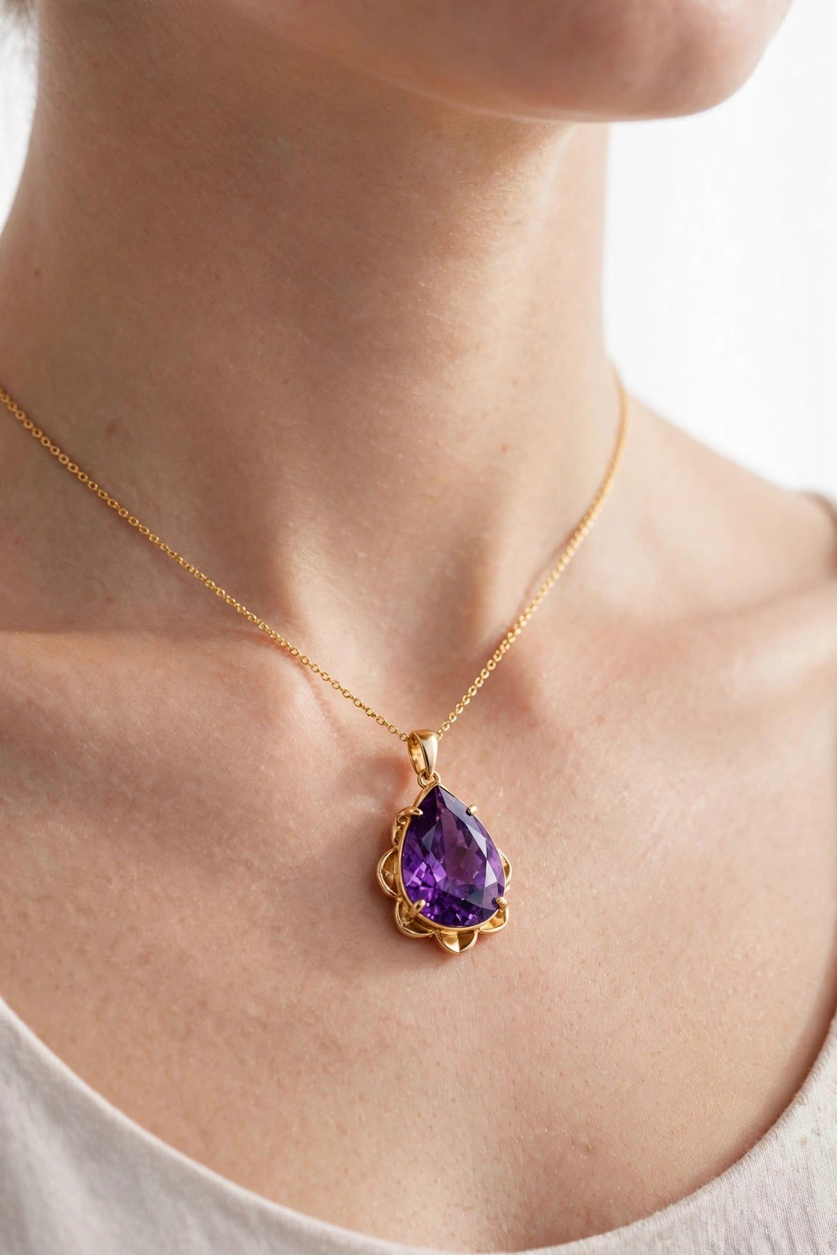 Nova Royal Purple Gem Pendant Necklace in Purple